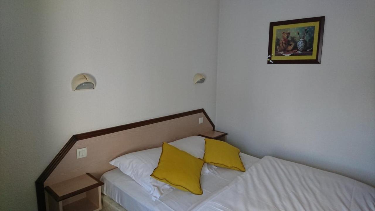 Hotel Les Deux Porches Verrieres  외부 사진